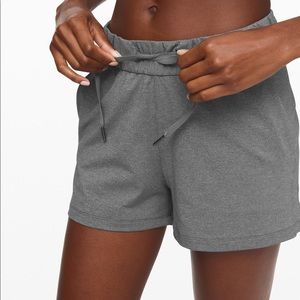Lululemon ON THE FLY SHORT